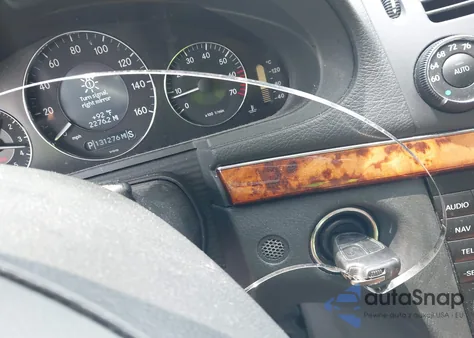 2005 Mercedes-Benz E 320 4Matic z USA, uszkodzony, nr VIN WDBUF82J25X174492